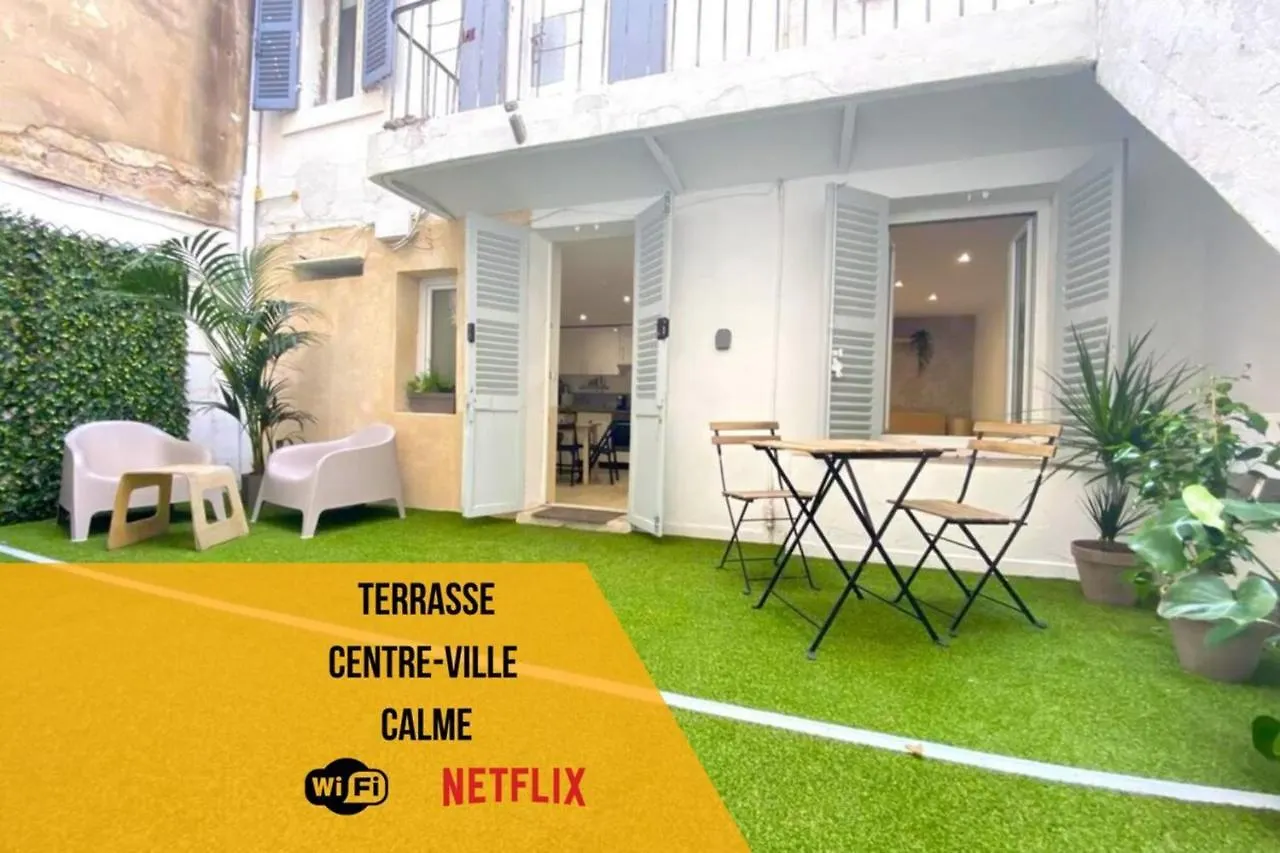 Appartement Le ZenTerrasse en villeWifi-Netflix-Calme à Marseille
