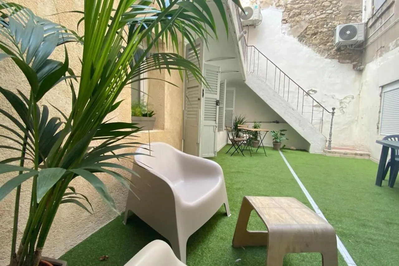 Appartement Le ZenTerrasse en villeWifi-Netflix-Calme à Marseille